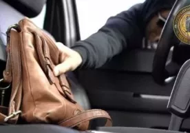 PPX xodimlari avtomashinani tunagan qizlarni qo‘lga oldi фото