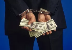 Prokuratura tergovchisi 47,3 ming dollar pora olgani uchun qamoqqa olindi фото