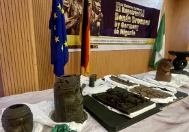Германия мустамлакачилик даврида ўғирлаб кетилган Бенин бронзаларини Нигерияга қайтарди фото