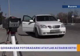 Жарима тўлаш жонига теккан қоидабузар фоторадарни атайин ағдариб кетди (видео) фото