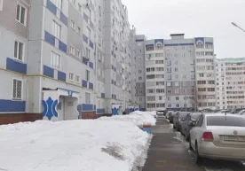 Татаристонда 9-қаватдан тушиб кетган қиз омон қолди фото