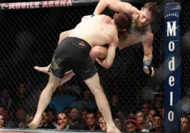 UFCнинг "йил жанги"да Ҳабиб Нурмагомедов ғалаба қозонди фото