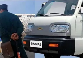 Xizmatdagi GAI inspektorini “Damas” avtomashinasi urib yubordi фото