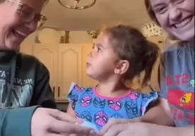 Қизининг пешонасига тухум урган она TikTok тренди қурбони бўлди: 2 минг доллар жарима тўлайди! фото