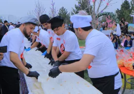 Farg‘ona viloyatida 55 metrli lavash tayyorlandi (foto) фото