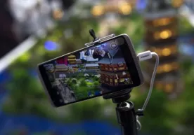 Хитойнинг ZTE корпорацияси кўз билан бошқариладиган смартфонни ишлаб чиқди фото