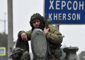 Россия Херсон вилоятидаги қўшинларнинг бир қисмини олиб чиқиб кетмоқда фото