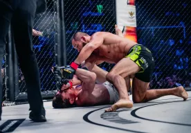 MMA жангчиси Маҳмуд Муродов англиялик спортчи устидан ғалаба қозонди фото