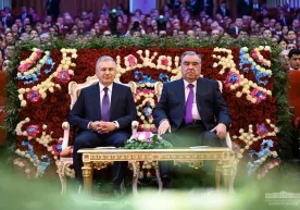 O‘zbekiston va Tojikiston rahbarlari konsert tomosha qildilar фото