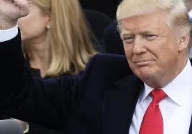 Дунё сиёсатчиларининг Трамп билан “қўл жанглари” (видео) фото