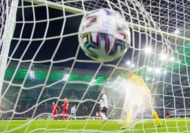 PSJ dahshatli zarbaga ega futbolchini oladi фото