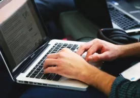 O‘zbekistonda mahkumlarga internetdan foydalanishga ruxsat beriladi фото