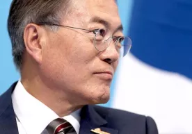 «Коронавирусга у айбдор!»: Жанубий Кореяда президент импичменти тўғрисидаги петиция 500 мингдан зиёд имзо тўплади фото