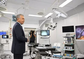 Shavkat Mirziyoyev Respublika onkologiya markazining yangi majmuasi bilan tanishdi фото
