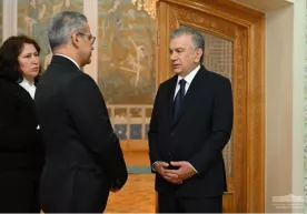 Shavkat Mirziyoyev Turkiyaning O‘zbekistondagi elchixonasiga bordi фото