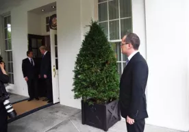 Дональд Трамп Шавкат Мирзиёевни илиқ кутиб олиб, ҳазил қилди (видео) фото