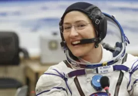 Америкалик Кристина Кох космик парвозларнинг давомийлиги бўйича рекорд ўрнатди фото