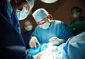 Yangi Zelandiyada ayolning qornida unutib qoldirilgan tibbiy asbob 1,5 yildan so‘ng olib tashlandi фото