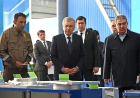 Президент Тошкентдаги қуюв-механика заводига борди фото