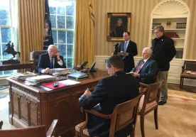 Трамп ва Путин суҳбати бошланди фото