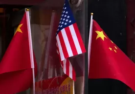 Трамп поднял пошлины на товары из Китая фото
