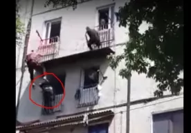 Тошкентда ўзини юқори қаватдан ташламоқчи бўлган шахс қутқарилди (видео) фото