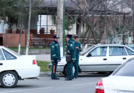 Svetofor ishorasi farqiga bormagan haydovchi inspektorni shokka tushirdi (video) фото