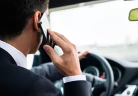Transportni boshqarishda telefondan foydalangan haydovchilarga jarima oshirildi фото