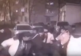 Москвада ўзбекистонлик ва қирғизистонлик ишчилар жанжаллашиб кетишди (видео) фото