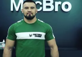 Азамат Нуфтиллаевнинг чемпионлик камари учун жанги муддатидан олдин якунига етди (видео) фото