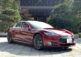 Tesla хитойликларга эски машиналарни электрокарларга алмаштиришни таклиф қилмоқда фото