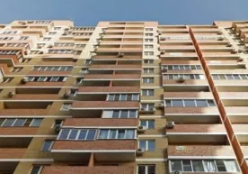 Тошкентда 14 ёшли қиз селфи оламан деб 3-қаватдан тушиб кетди фото