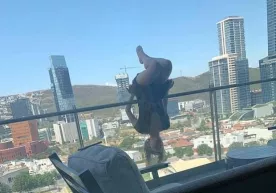 Meksikada yoga bilan shug‘ullanayotgan qiz 6-qavatdan yiqilib tushib, tirik qoldi фото