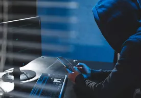 Honkonglik moliyachi firibgarlarga 25 million dollar o‘tkazib berdi фото