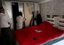 Фарғонада ота фарзандини онасига бермаслик учун шкафга яшириб қўйди фото