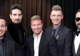 Backstreet Boys гуруҳи хонандалари видео алоқа орқали бирлашиб, хит таронасини ижро этди (видео) фото