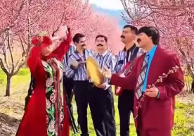 Новый хит от Хамдама Собирова: «Қолиб кетма уволимга!» (видео) фото