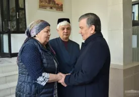 Шавкат Мирзиёев Мираброр Усмонов оиласига таъзия билдирди (фото) фото