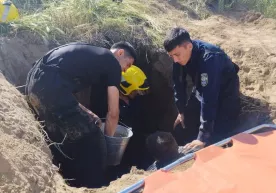 Андижонда қабр қазиётган фуқарони тупроқ босиб қолди фото