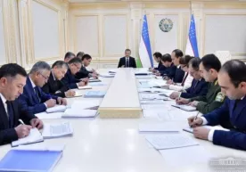 Shavkat Mirziyoyev davlat byudjeti ijrosi boʻyicha yigʻilish oʻtkazdi фото