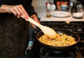 Neden pilavı tekrar ısıtamıyoruz? фото