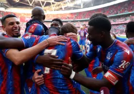 FA Kupası. "Crystal Palace", "Aston Villa"yı büyük bir skorla yenerek finale yükseldi фото