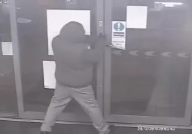 Britaniyada o‘g‘rini eshik tutib berdi (video) фото