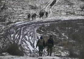 Why are Ukrainian soldiers leaving the battlefield without permission? фото