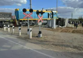 Zarafshonda poyezd va MAN yuk mashinasi to‘qnashdi фото