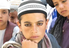 Afg‘oniston fuqarosi oilasini saqlab qolish uchun qizlaridan birini sotishga qaror qildi фото