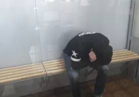 Жабрланувчининг қайниси суд залидан қамоққа олинди фото