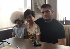 Ҳабиб Шавкат Мирзиёевнинг ўғли ва невараси билан тушган суратини эълон қилди фото