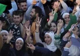 Avstriya vataniga qaytishni istagan suriyalik qochqinlarga 1000 yevrodan to‘laydi фото