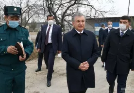«Сизнинг гапингиз келмайди бу ерга» — аҳоли президентга муаммоларини айтди (видео) фото